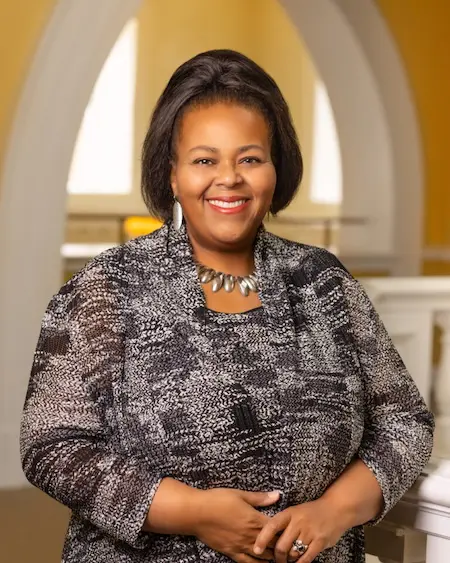 Darden Vice Dean Melissa Thomas-Hunt