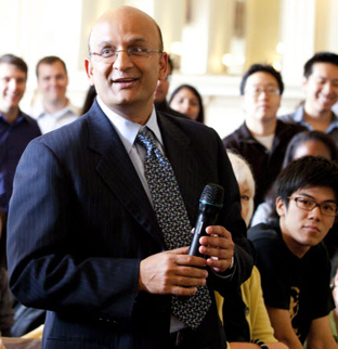 Image of Dean Nitin Nohria at a public event.