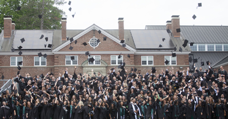 Permalink to: "Dartmouth Tuck Is The Latest U.S. B-School To Set An MBA Salary Record In 2022"