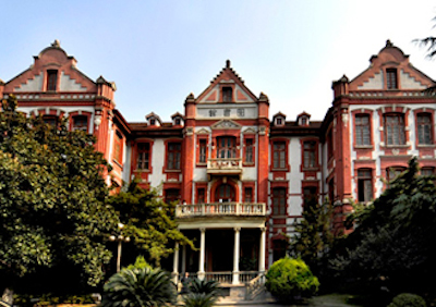 Shanghai Jiao Tong University (Antai) boasts a 100% placement rate