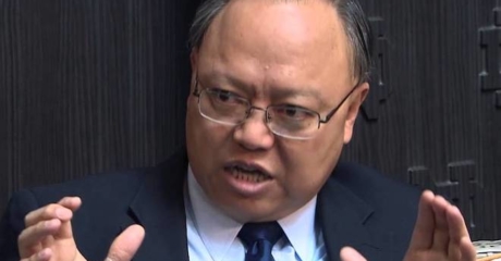 Permalink to: "Notre Dame Mendoza Dean Roger Huang To Step Down"